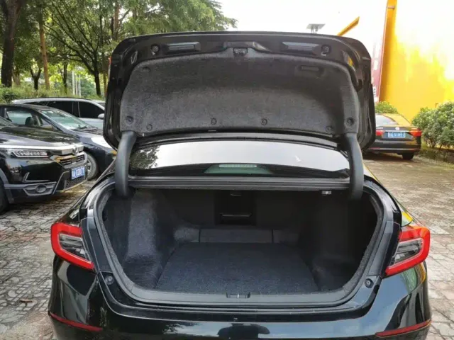 Honda Accord — Фото автомобиля 18