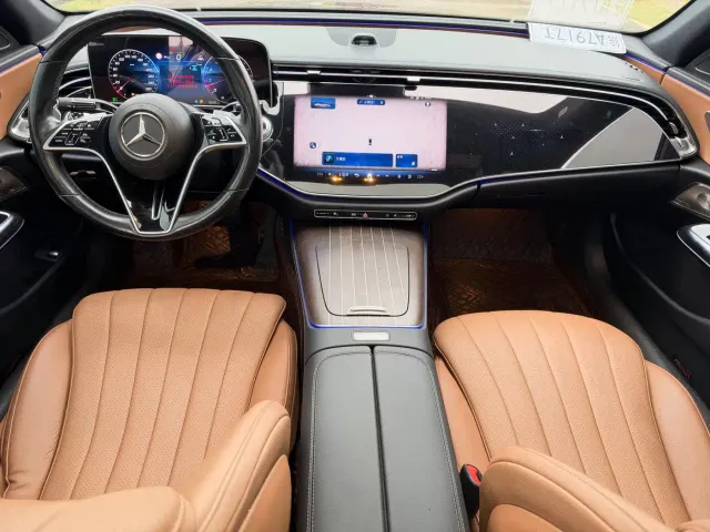 Mercedes-Benz E-Class — Фото автомобиля 5