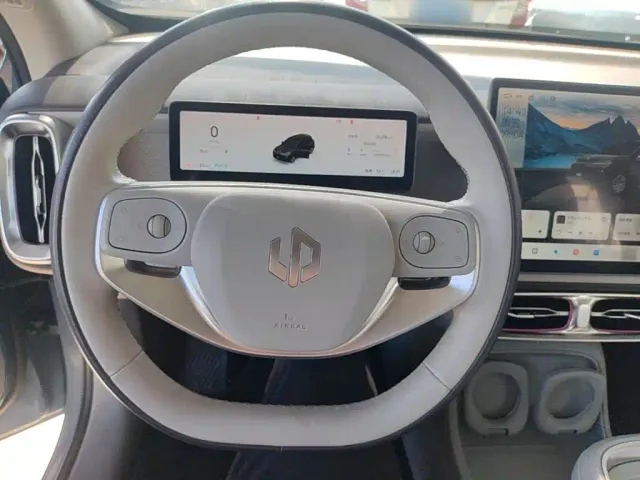 Leapmotor B10 — Фото автомобиля 6