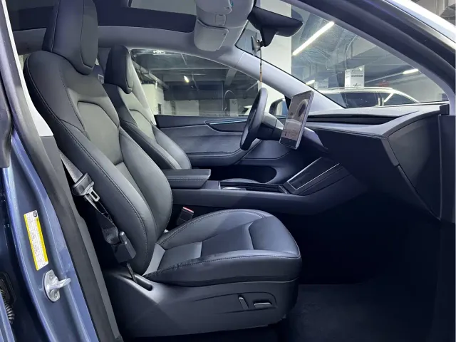 Tesla Model Y — Фото автомобиля 4