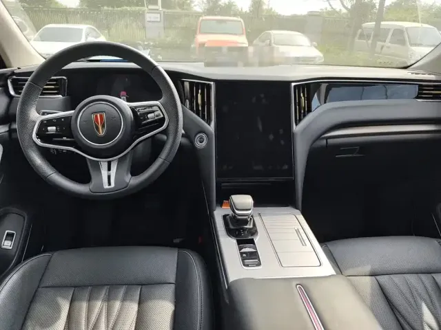 Hongqi HS7 PHEV — Фото автомобиля 10