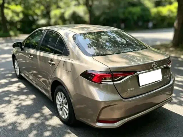 Toyota Corolla — Фото автомобиля 5