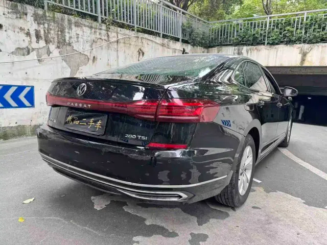 Volkswagen Passat — Фото автомобиля 14