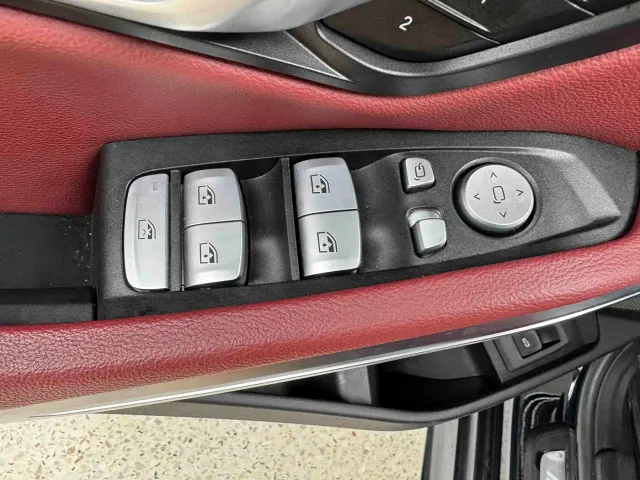BMW 3 Series — Фото автомобиля 9