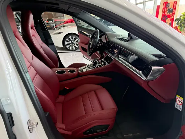 Porsche Panamera — Фото автомобиля 10