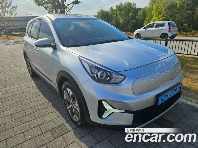 Kia Niro — Фото автомобиля 3