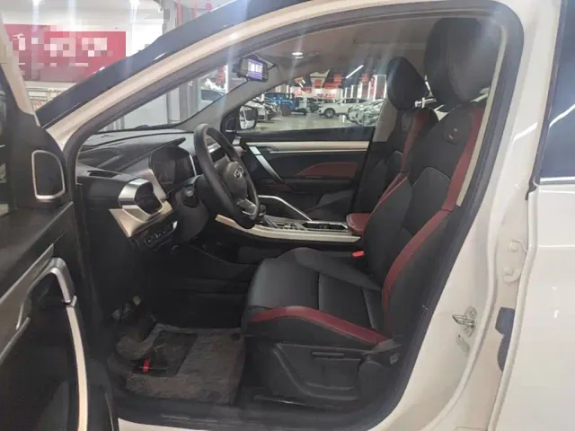 Geely Binyue — Фото автомобиля 15