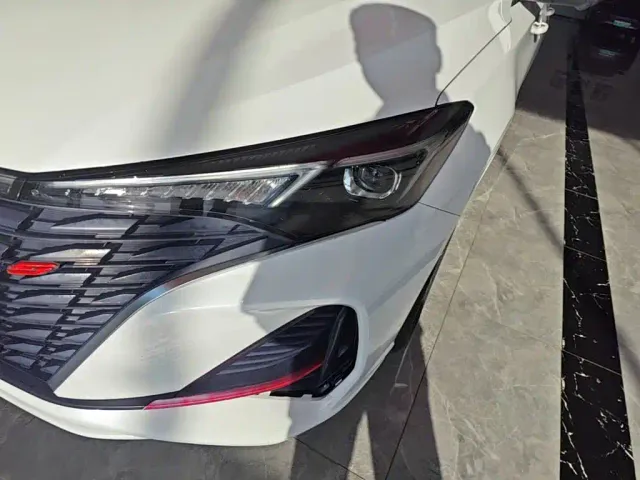 Changan Eado — Фото автомобиля 23