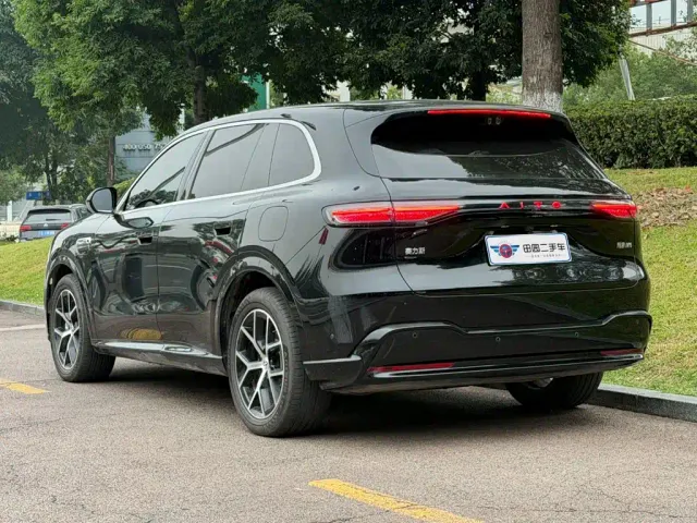 Aito M6 — Фото автомобиля 4