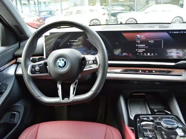 BMW i5 — Фото автомобиля 9