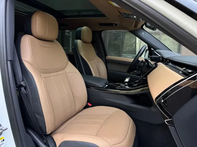 Land Rover Range Rover Sport — Фото автомобиля 11