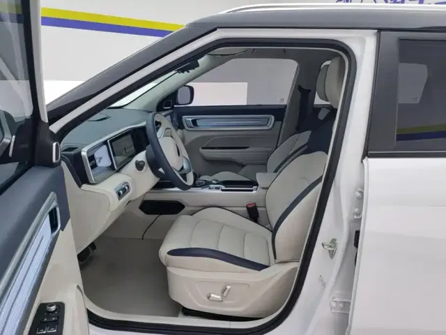 Geely ICON — Фото автомобиля 9