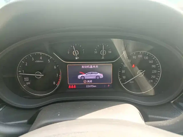 Buick Regal — Фото автомобиля 11