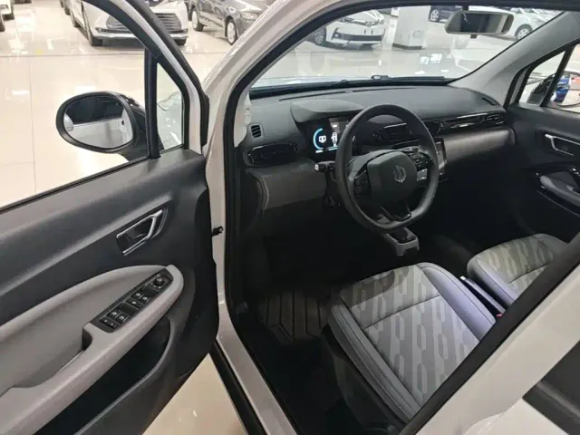 Leapmotor T03 — Фото автомобиля 15
