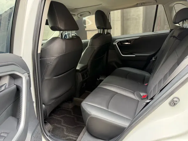 Toyota RAV4 — Фото автомобиля 7