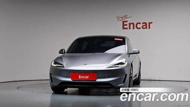 Tesla Model 3 — Фото автомобиля 3