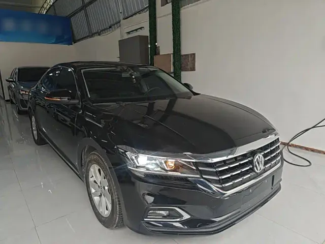 Volkswagen Passat — Фото автомобиля 3