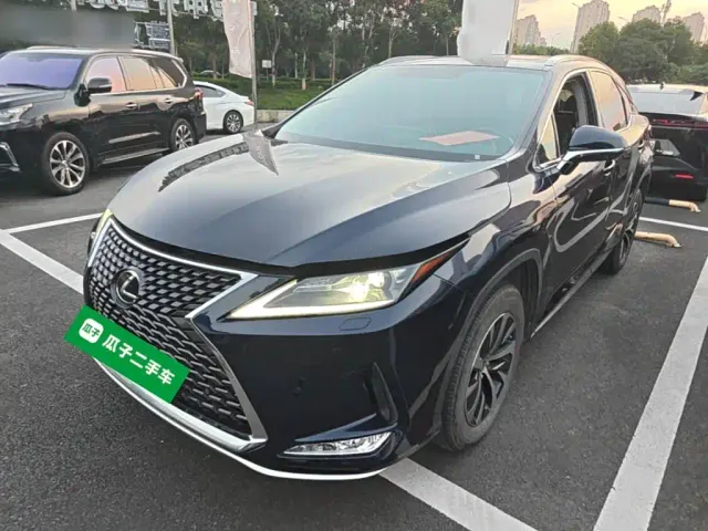 Фотография автомобиля — Lexus RX