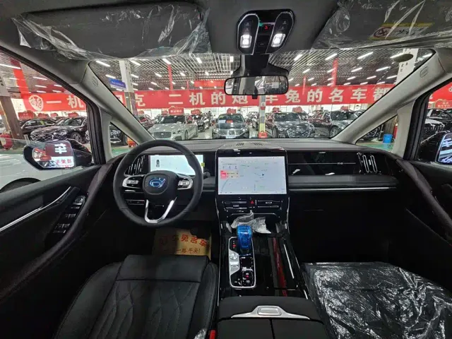 GAC Trumpchi M8 — Фото автомобиля 11