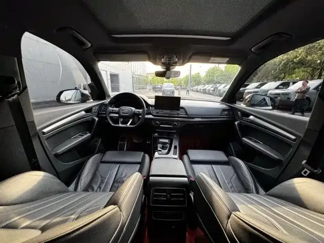 Audi Q5L — Фото автомобиля 5