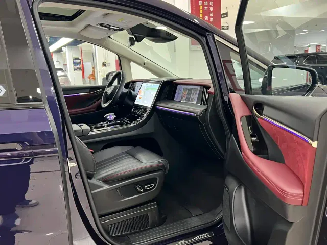 GAC Trumpchi E9 — Фото автомобиля 4