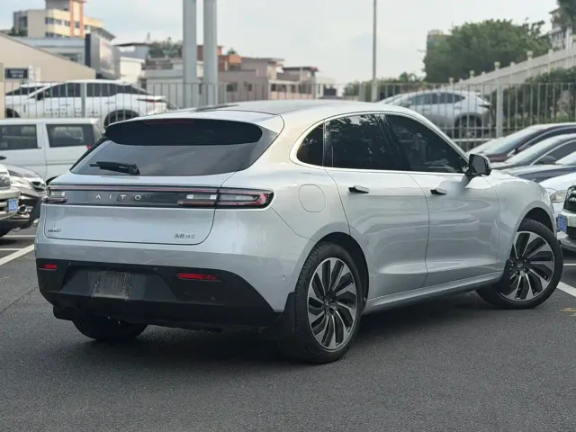 Aito M5 — Фото автомобиля 4