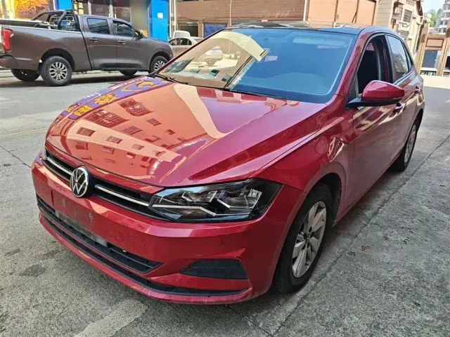 Фотография автомобиля — Volkswagen Polo