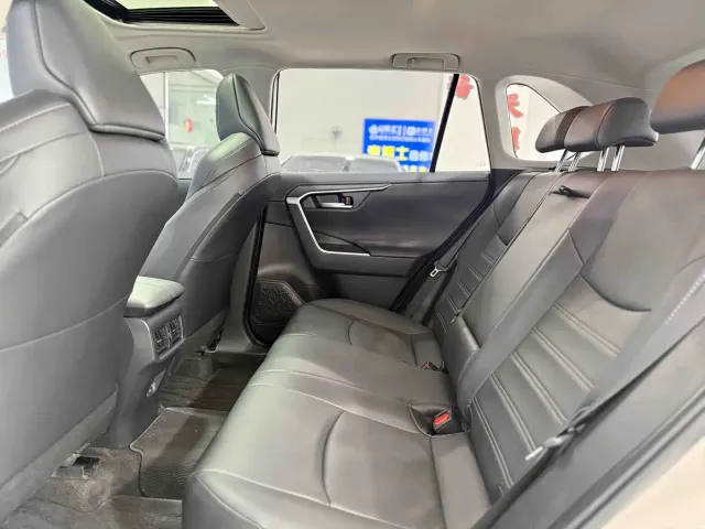 Toyota Wildlander — Фото автомобиля 6