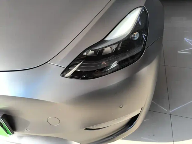 Tesla Model Y — Фото автомобиля 23