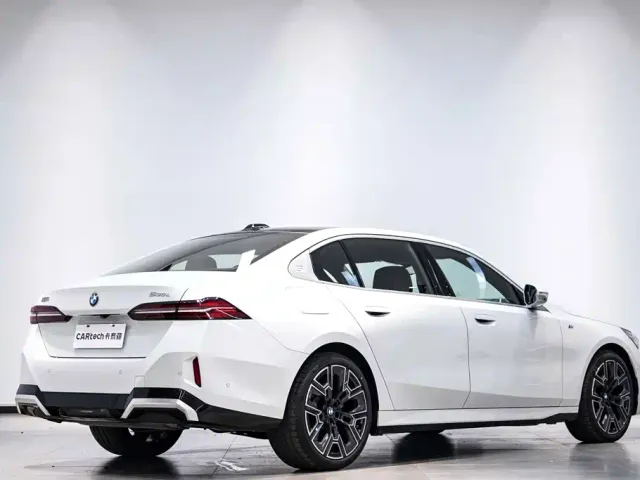 BMW 5 Series — Фото автомобиля 8
