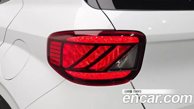 Hyundai Venue — Фото автомобиля 8