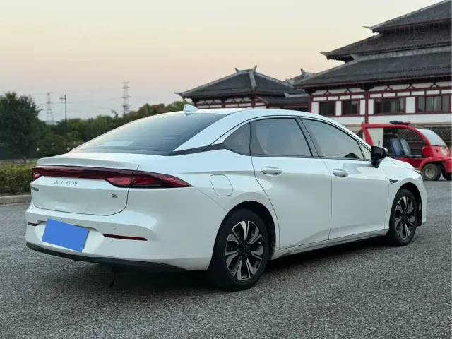 GAC Aion S — Фото автомобиля 6