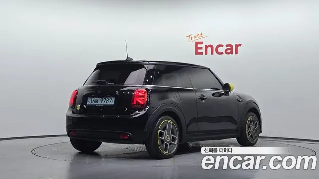 MINI Cooper Cooper Electric — Фото автомобиля 2
