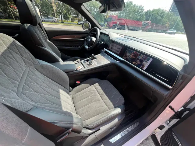 Geely Xingyue L — Фото автомобиля 14