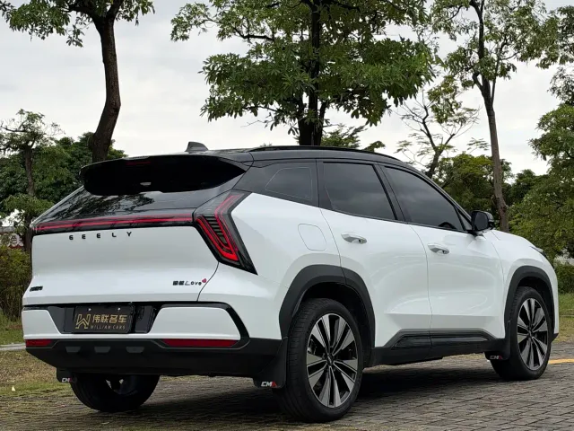 Geely Boyue L — Фото автомобиля 6