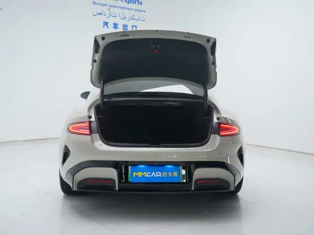 Xiaomi SU7 — Фото автомобиля 8