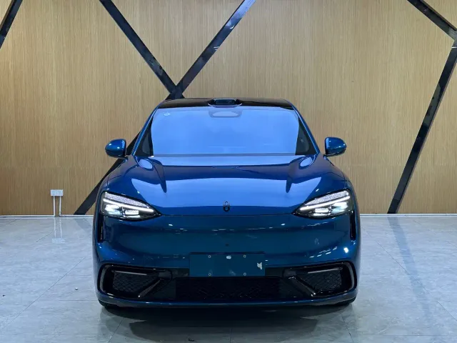 Aito M6 — Фото автомобиля 2