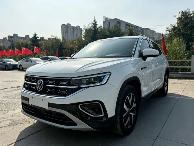 Фотография автомобиля — Volkswagen Tayron