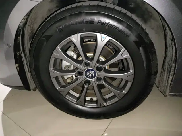 BYD Qin L — Фото автомобиля 22