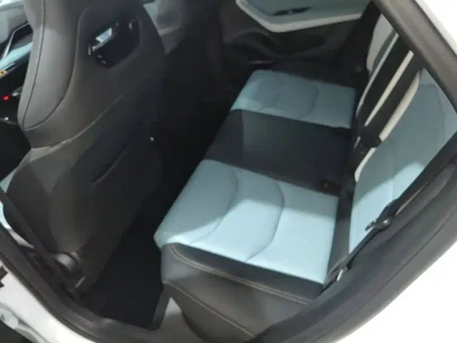 Geely Emgrand S — Фото автомобиля 16