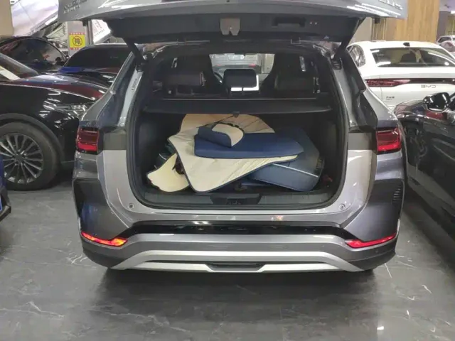BYD Song PLUS — Фото автомобиля 18