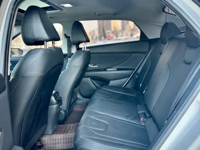Hyundai Elantra — Фото автомобиля 11