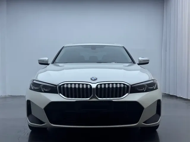 BMW 3 Series — Фото автомобиля 2