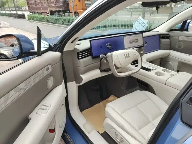 IM Motors LS6 — Фото автомобиля 15