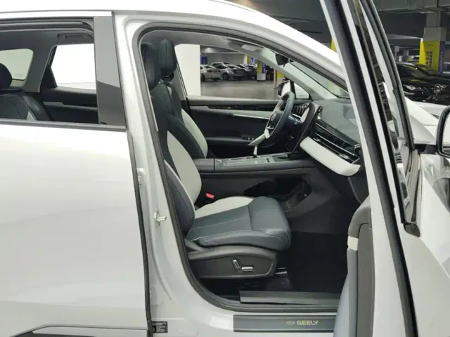 Geely Boyue L — Фото автомобиля 8