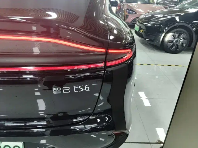 IM Motors LS6 — Фото автомобиля 7