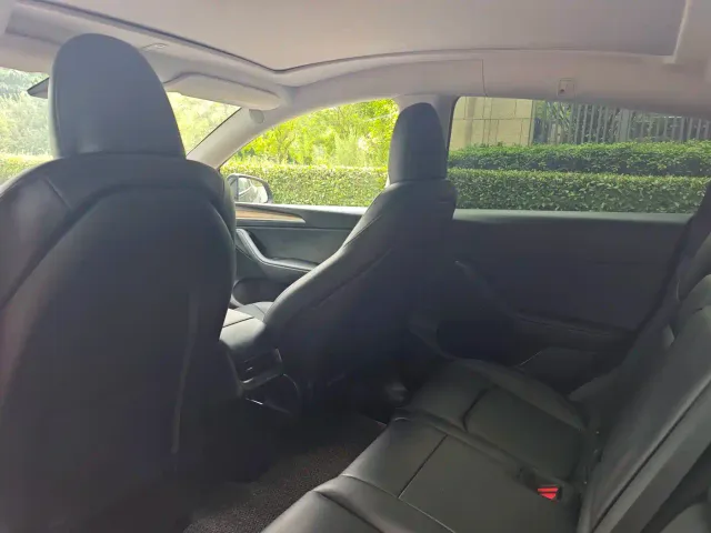 Tesla Model Y — Фото автомобиля 5