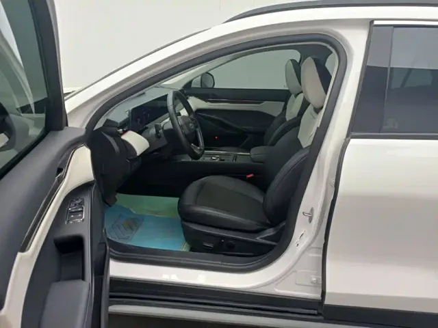 Ford EVOS — Фото автомобиля 7
