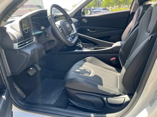 Hyundai Elantra — Фото автомобиля 9