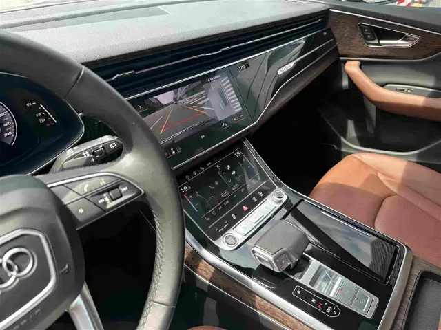 Audi Q7 — Фото автомобиля 13